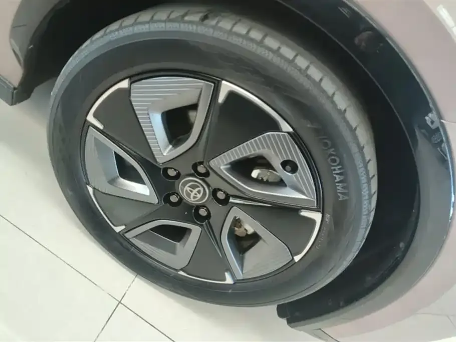 Toyota bZ3 2023 из CN, фото 6