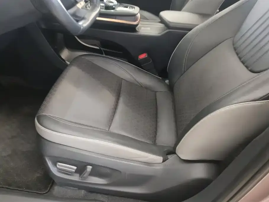 Toyota bZ3 2023 из CN, фото 9