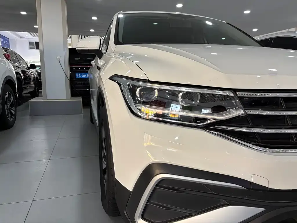 Volkswagen Tiguan L 2022 из CN, фото 8
