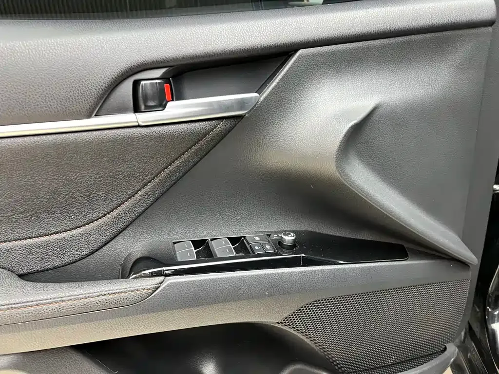 Toyota Camry 2024 из CN, фото 10
