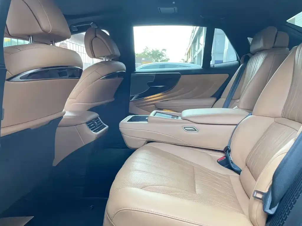 Lexus LS 2021 из CN, фото 2