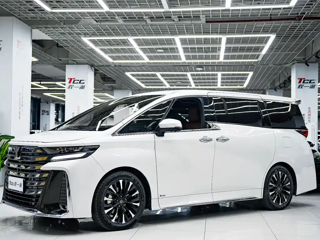 Toyota Vellfire 2024 из CN, фото 1