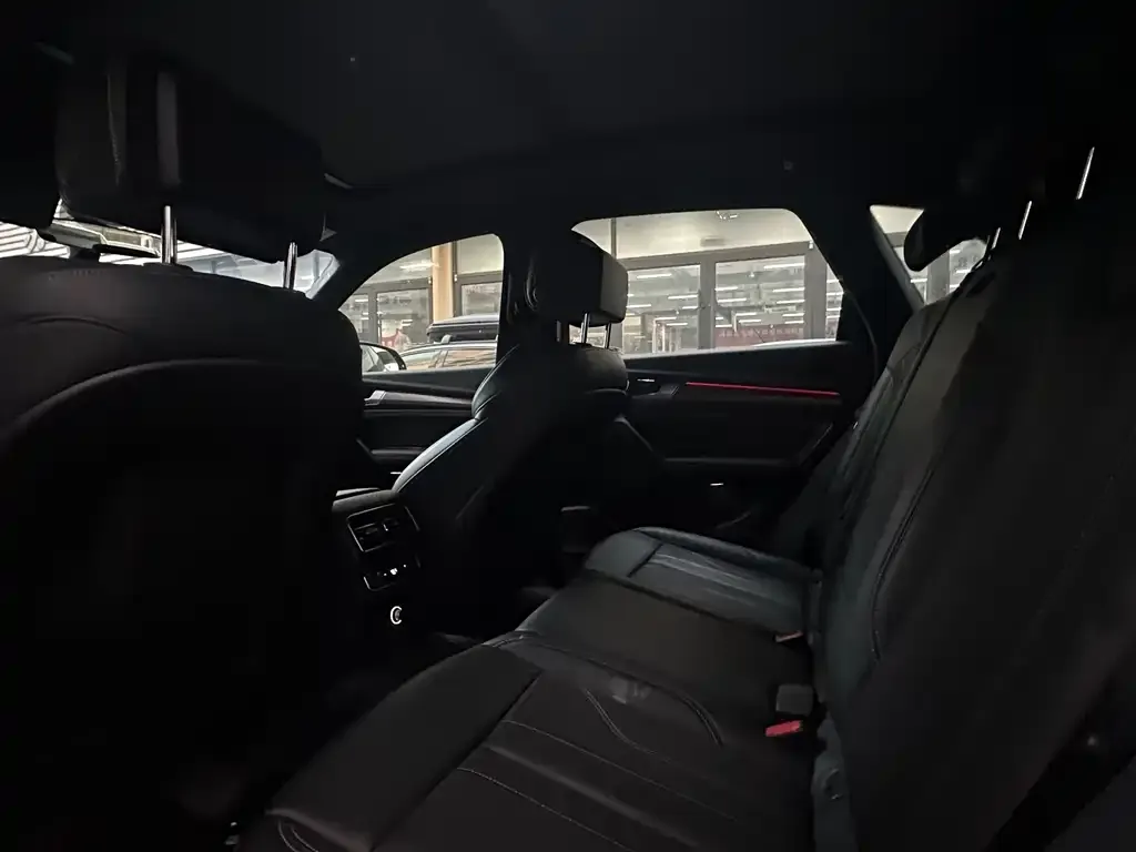 Audi Q5L 2024 из CN, фото 2
