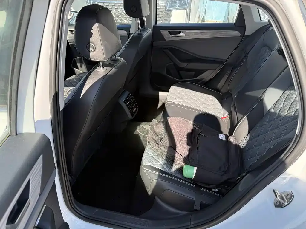 Volkswagen Sagitar 2023 из CN, фото 4