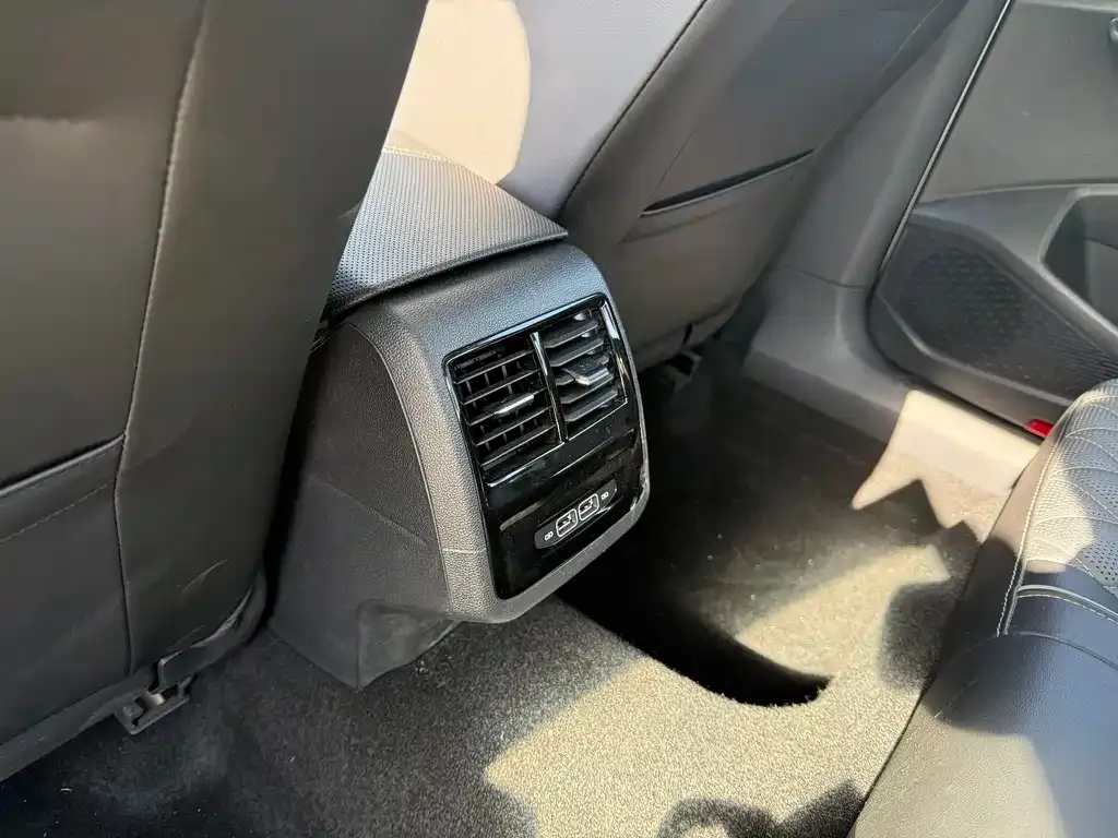 Volkswagen Sagitar 2023 из CN, фото 6