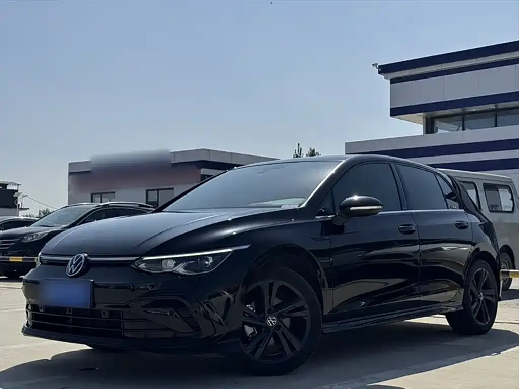 Volkswagen Golf 2023 из CN, фото 2