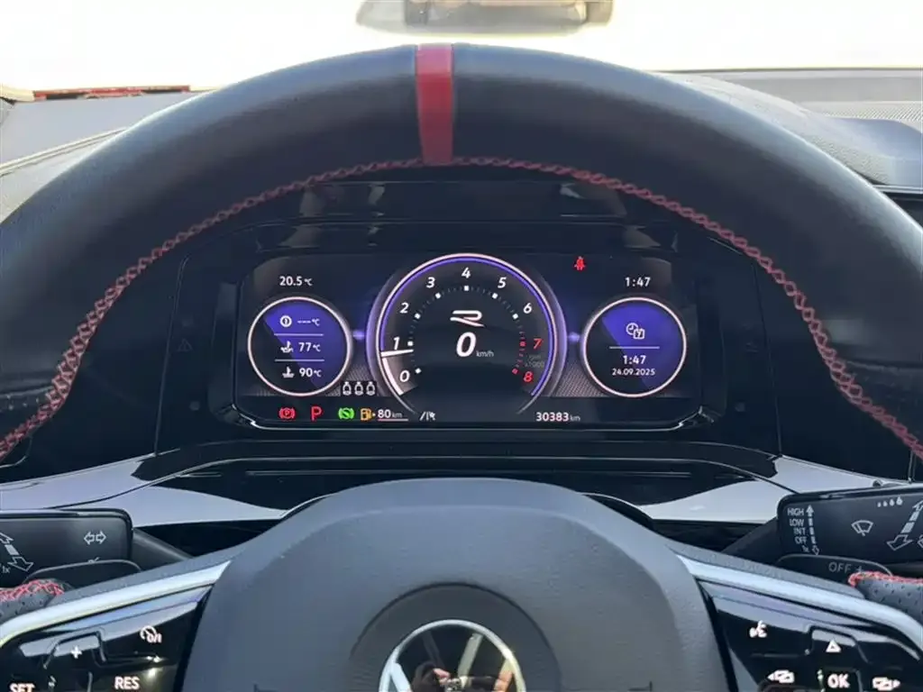 Volkswagen Golf 2023 из CN, фото 4
