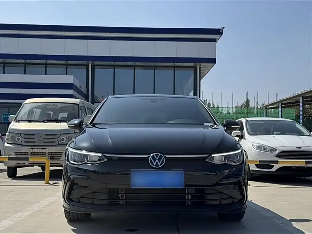 Volkswagen Golf 2023 из CN, фото 6