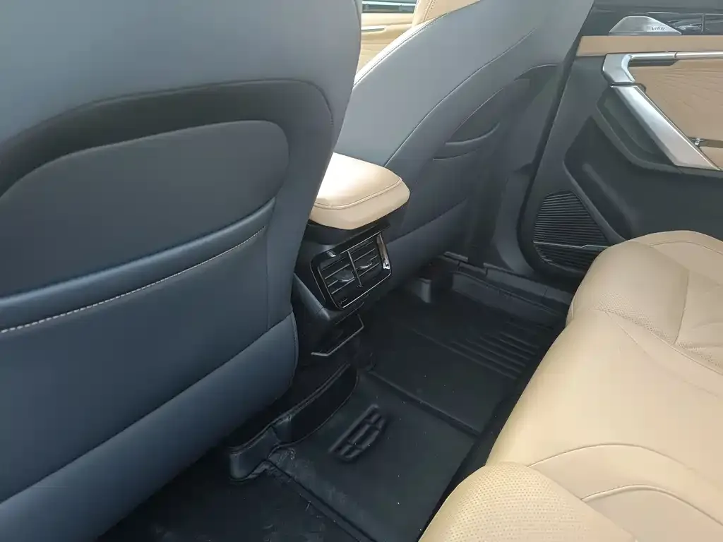 Geely Boyue L 2022 из CN, фото 2