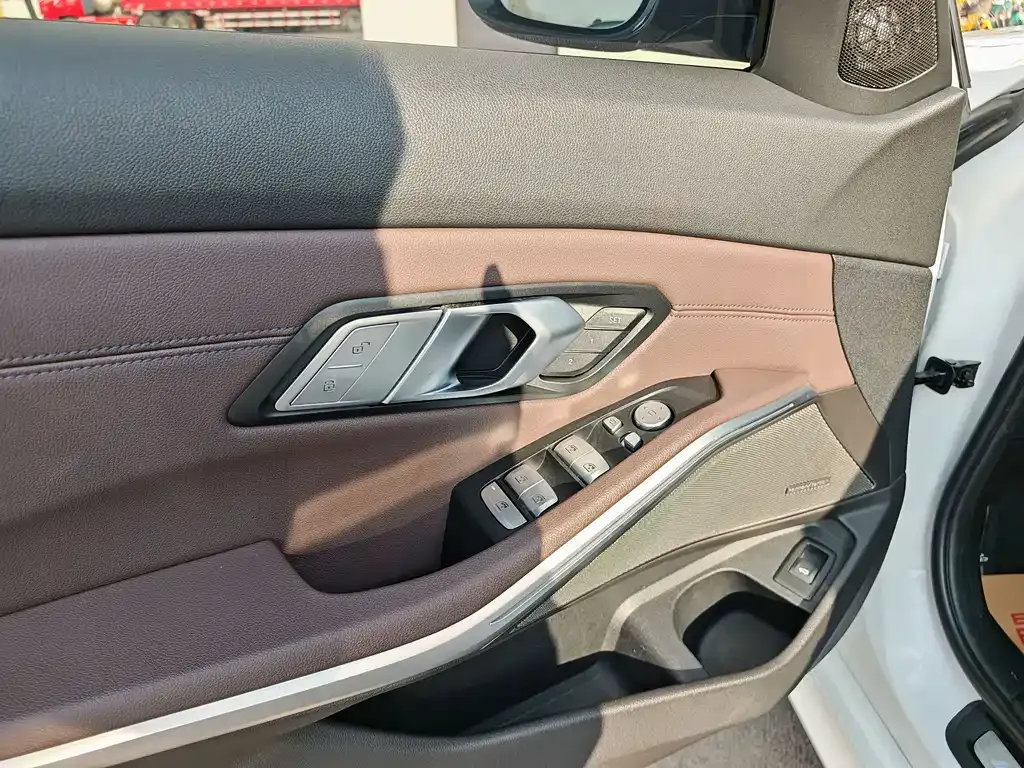 BMW 3 Series 2021 из CN, фото 5