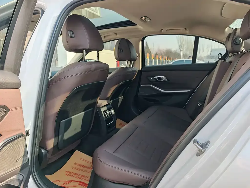 BMW 3 Series 2021 из CN, фото 6