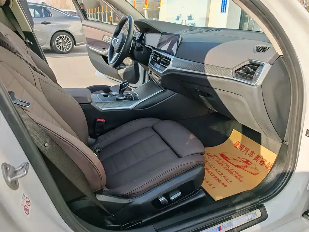 BMW 3 Series 2021 из CN, фото 10