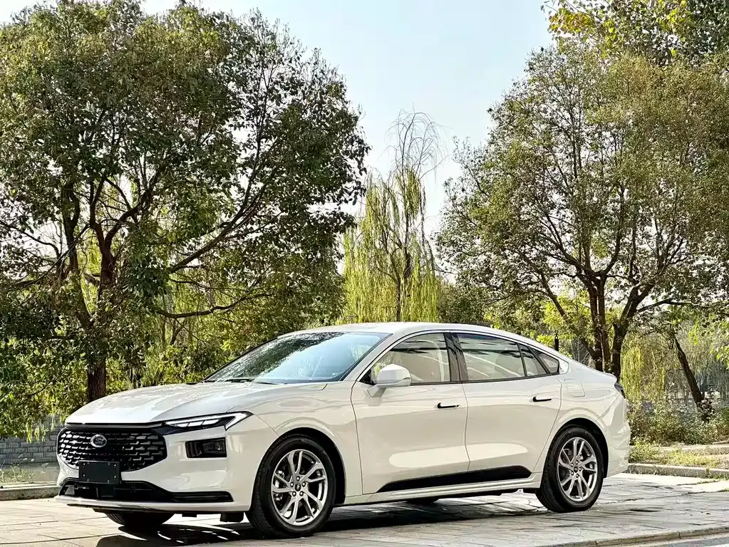 Ford Mondeo 2023 из CN, фото 1