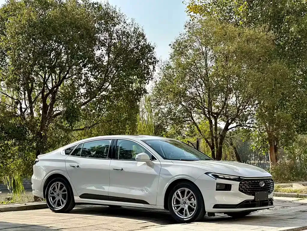 Ford Mondeo 2023 из CN, фото 3