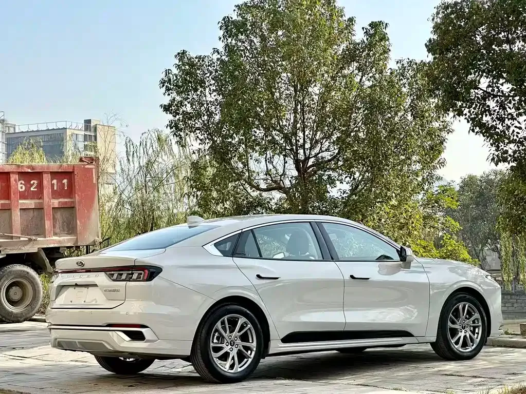 Ford Mondeo 2023 из CN, фото 7