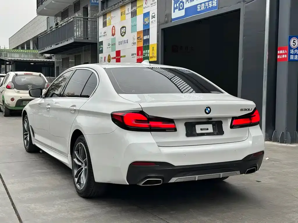 BMW 5 Series — фото 6
