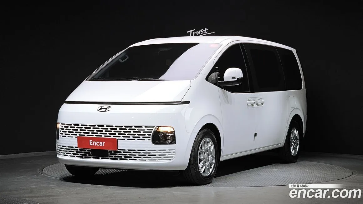 Hyundai Staria — фото 1