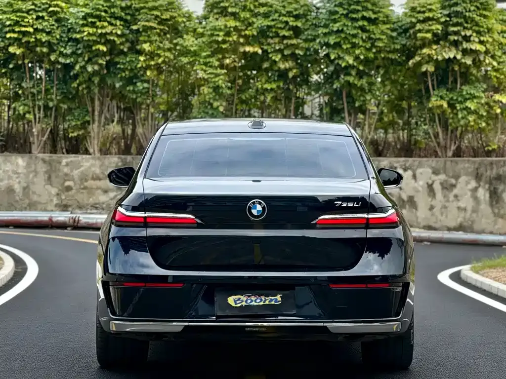 BMW 7 Series — фото 2