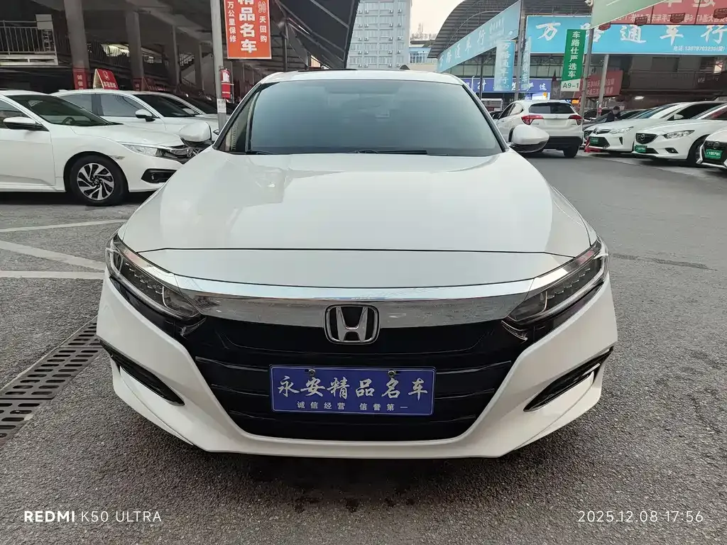 Honda Accord — фото 1
