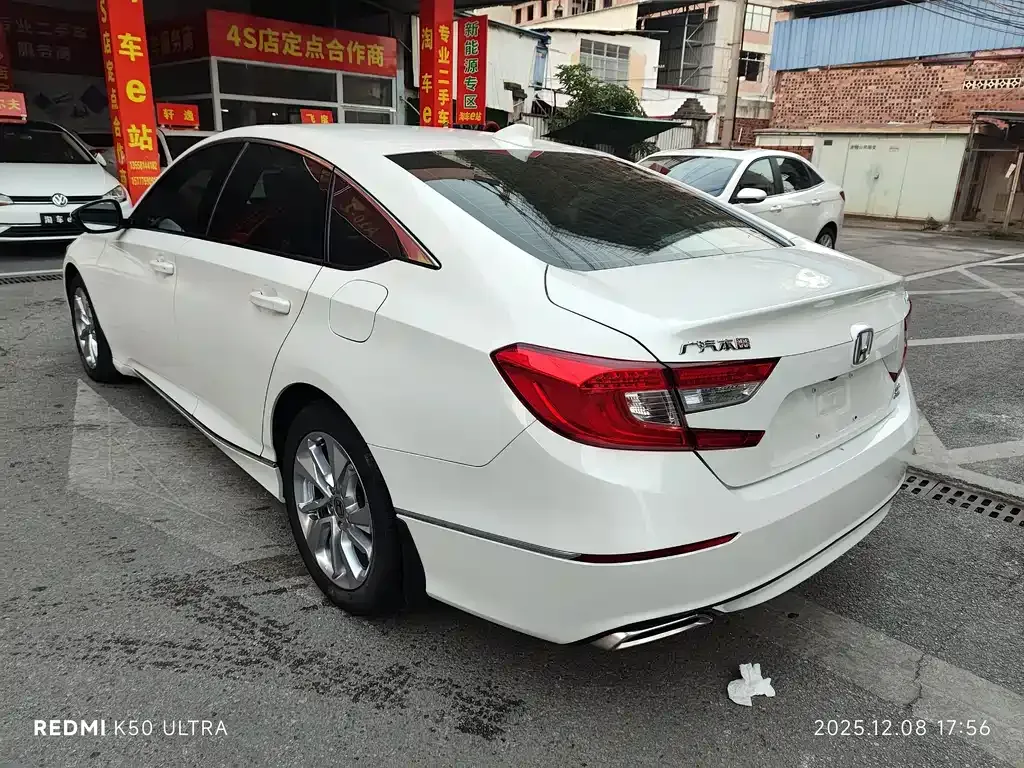 Honda Accord — фото 6