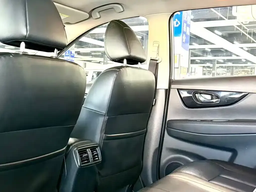 Nissan X-Trail 2021 из CN, фото 2