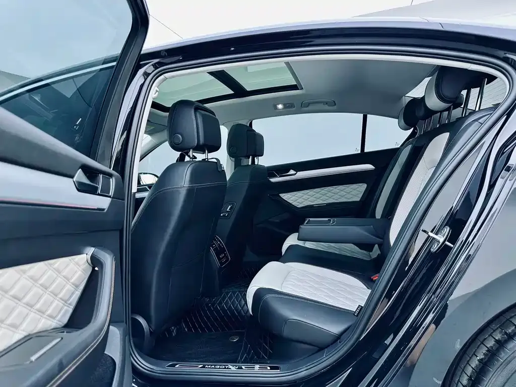 Volkswagen Magotan 2024 из CN, фото 5
