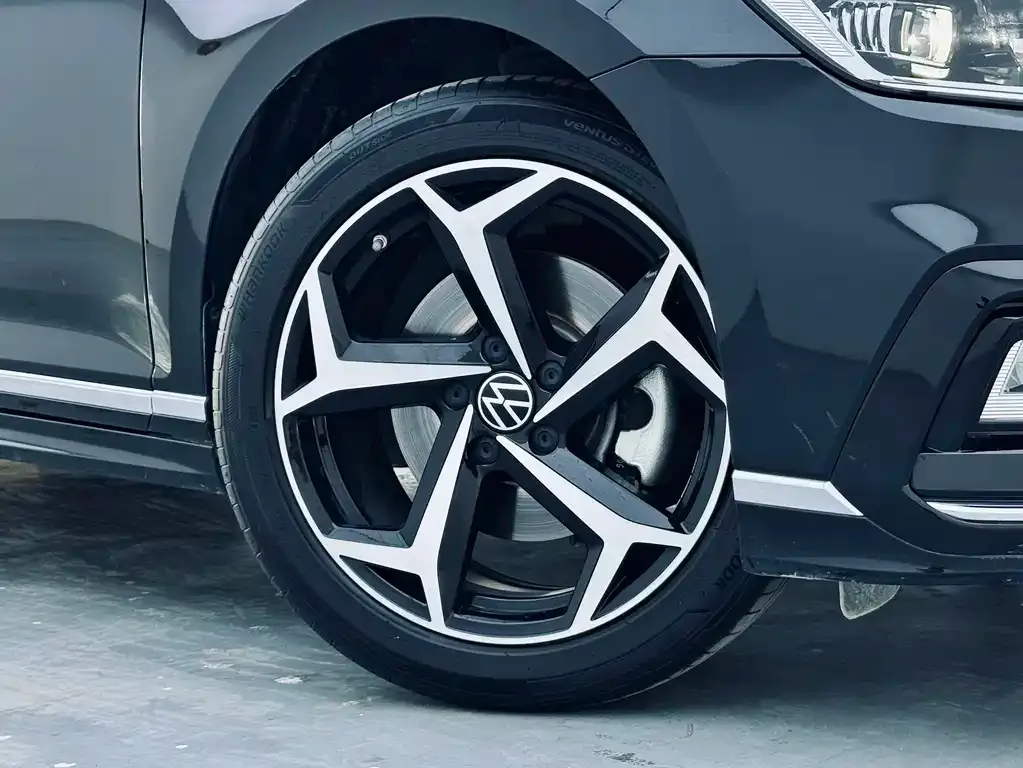Volkswagen Magotan 2024 из CN, фото 4
