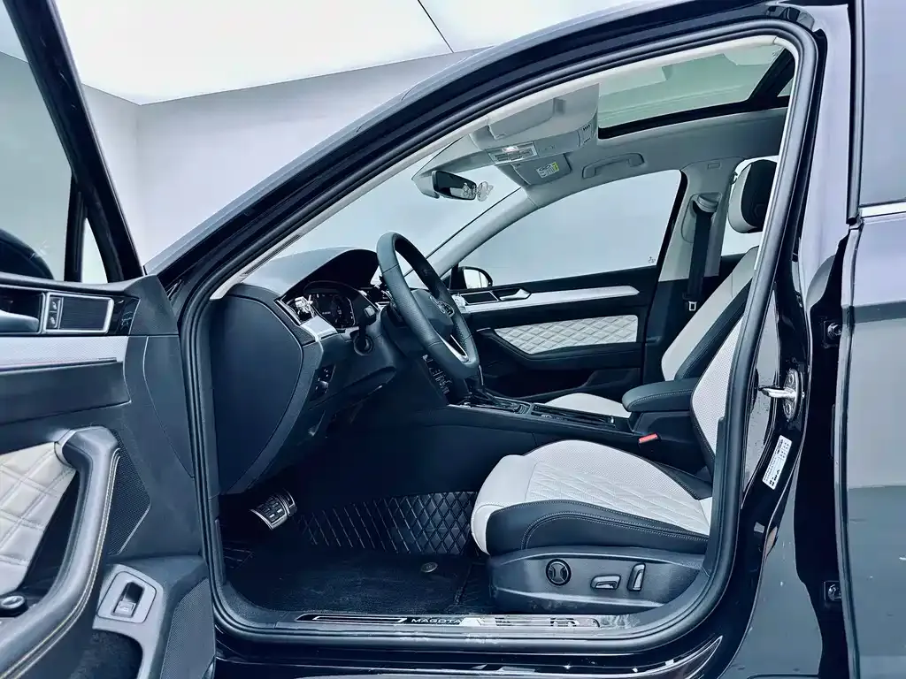 Volkswagen Magotan 2024 из CN, фото 3