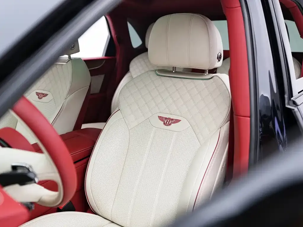 Bentley Bentayga 2022 из CN, фото 10