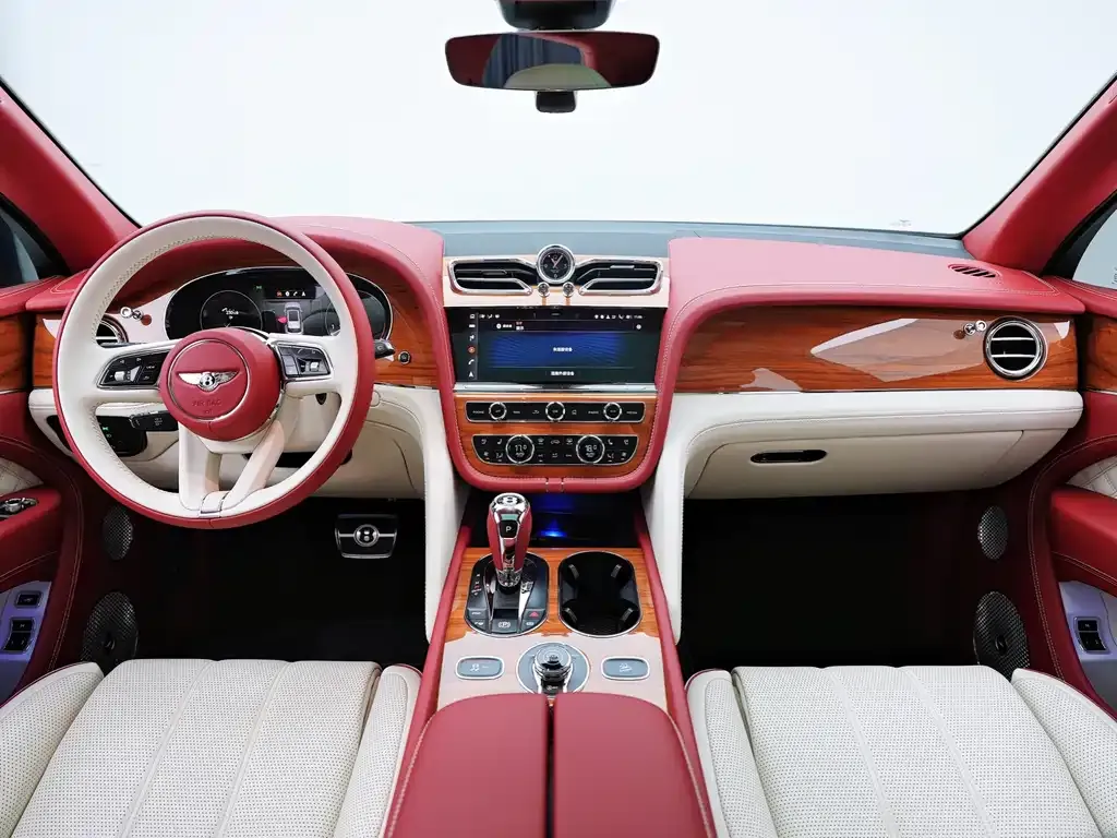 Bentley Bentayga 2022 из CN, фото 7