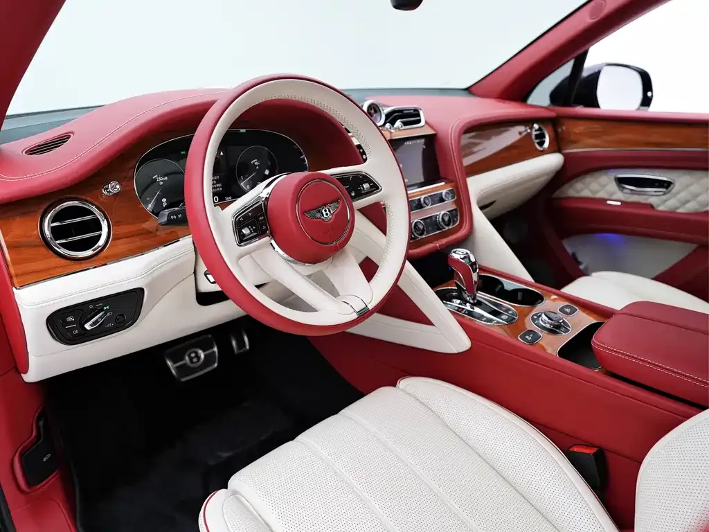 Bentley Bentayga 2022 из CN, фото 8