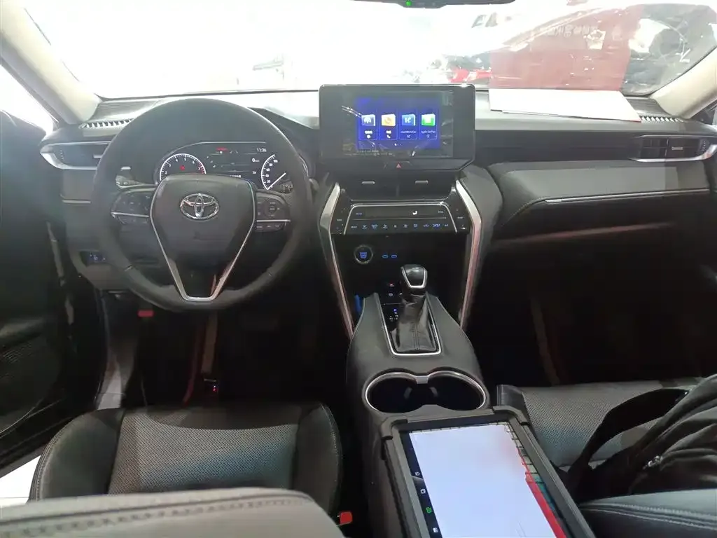 Toyota Harrier — фото 10
