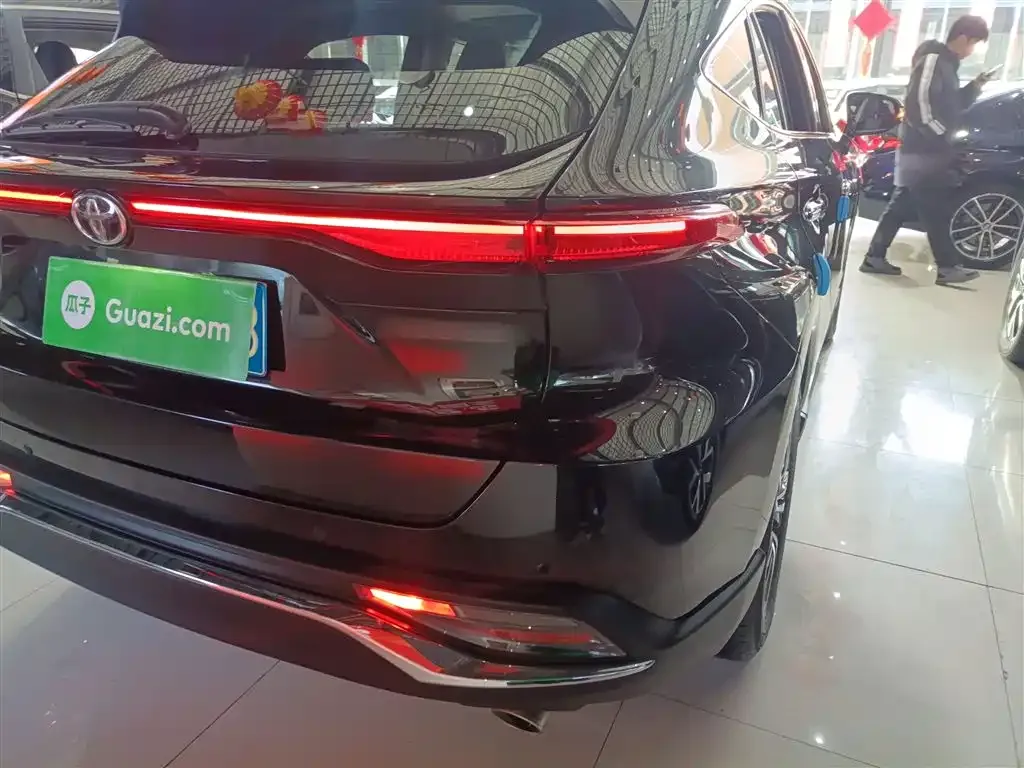 Toyota Harrier — фото 3