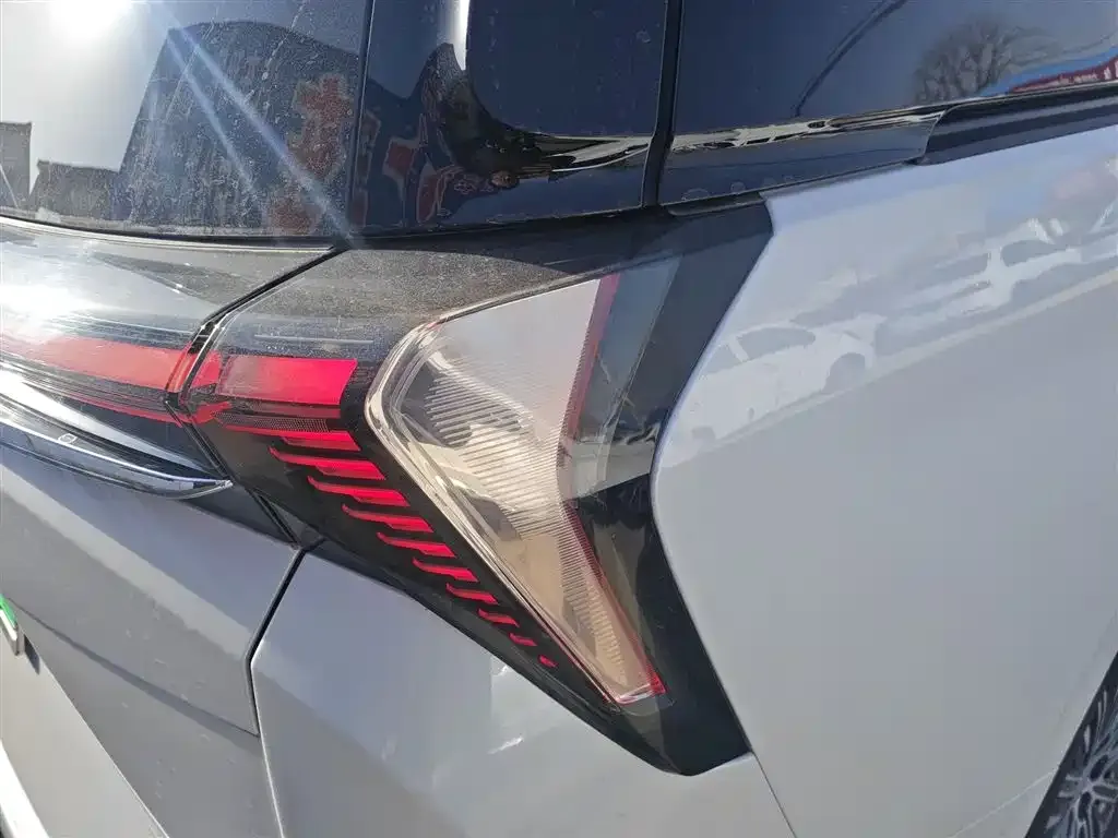 Buick GL8 Hybrid — фото 3