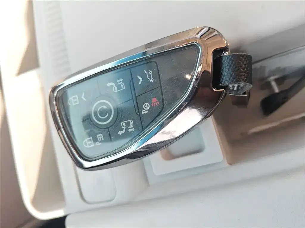 Buick GL8 Hybrid — фото 2