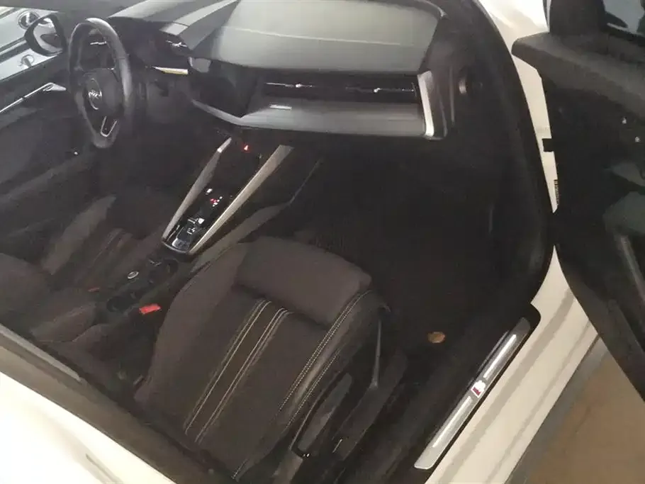 Audi A3 2023 из CN, фото 8