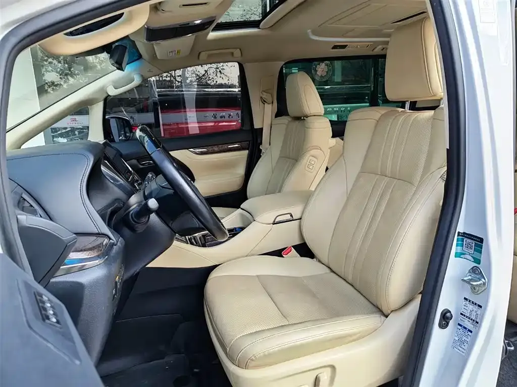 Toyota Vellfire 2021 из CN, фото 7