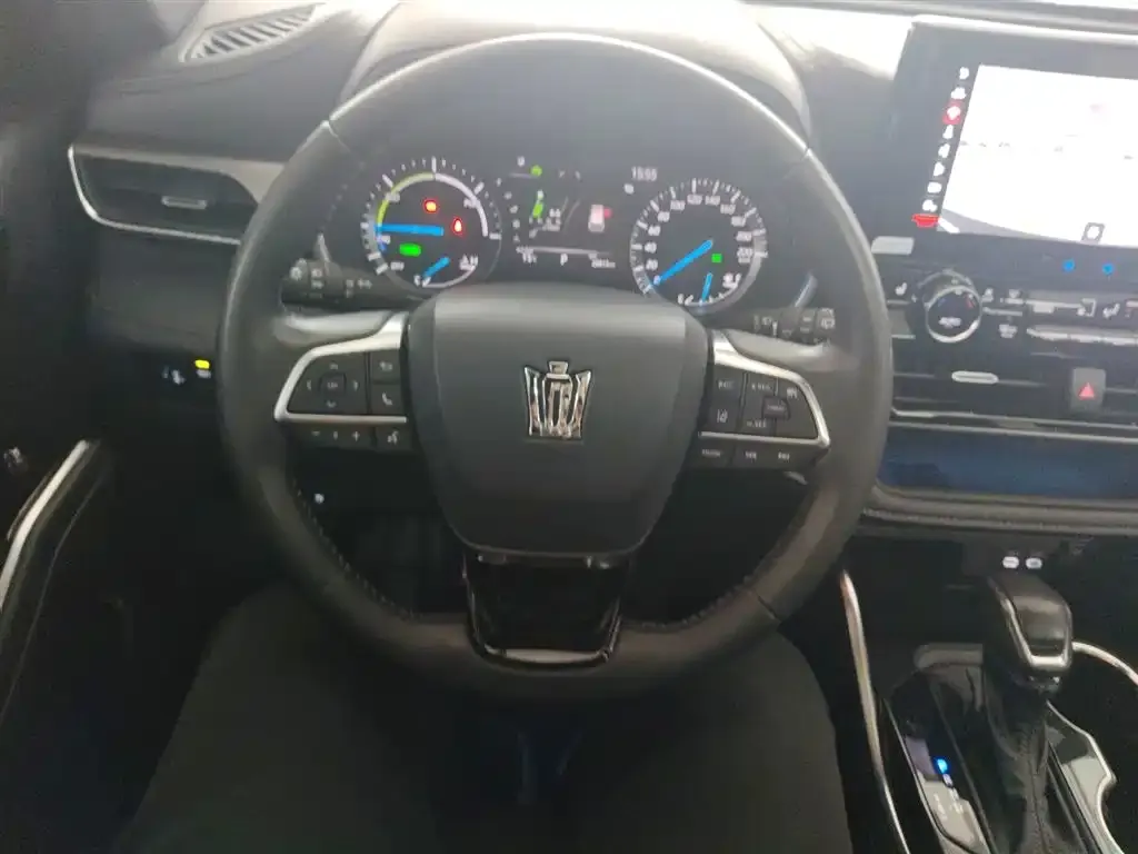 Toyota Crown Kluger 2023 из CN, фото 4