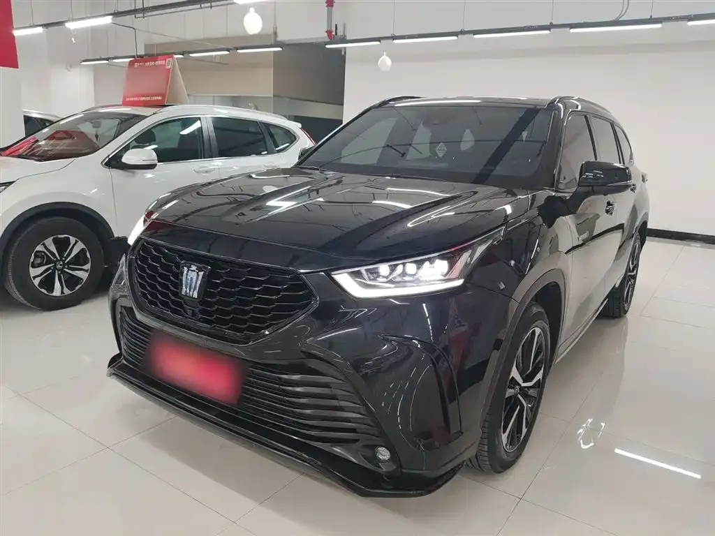 Toyota Crown Kluger 2023 из CN, фото 3
