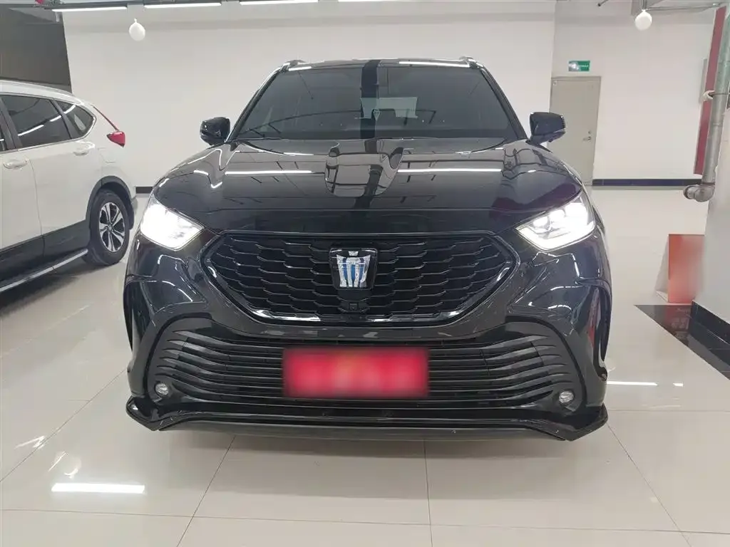 Toyota Crown Kluger 2023 из CN, фото 6