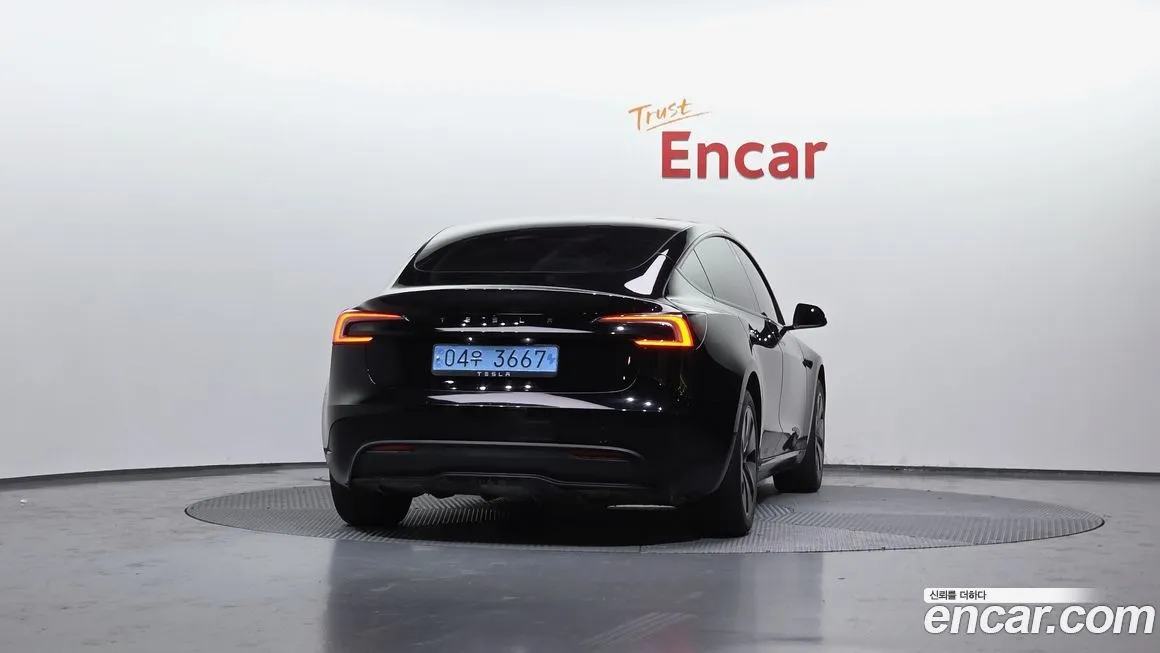 Tesla Model 3 — фото 5