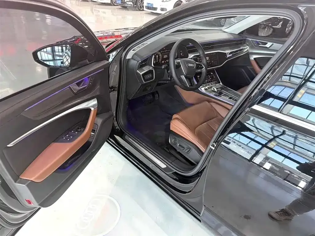 Audi A6L 2021 из CN, фото 10