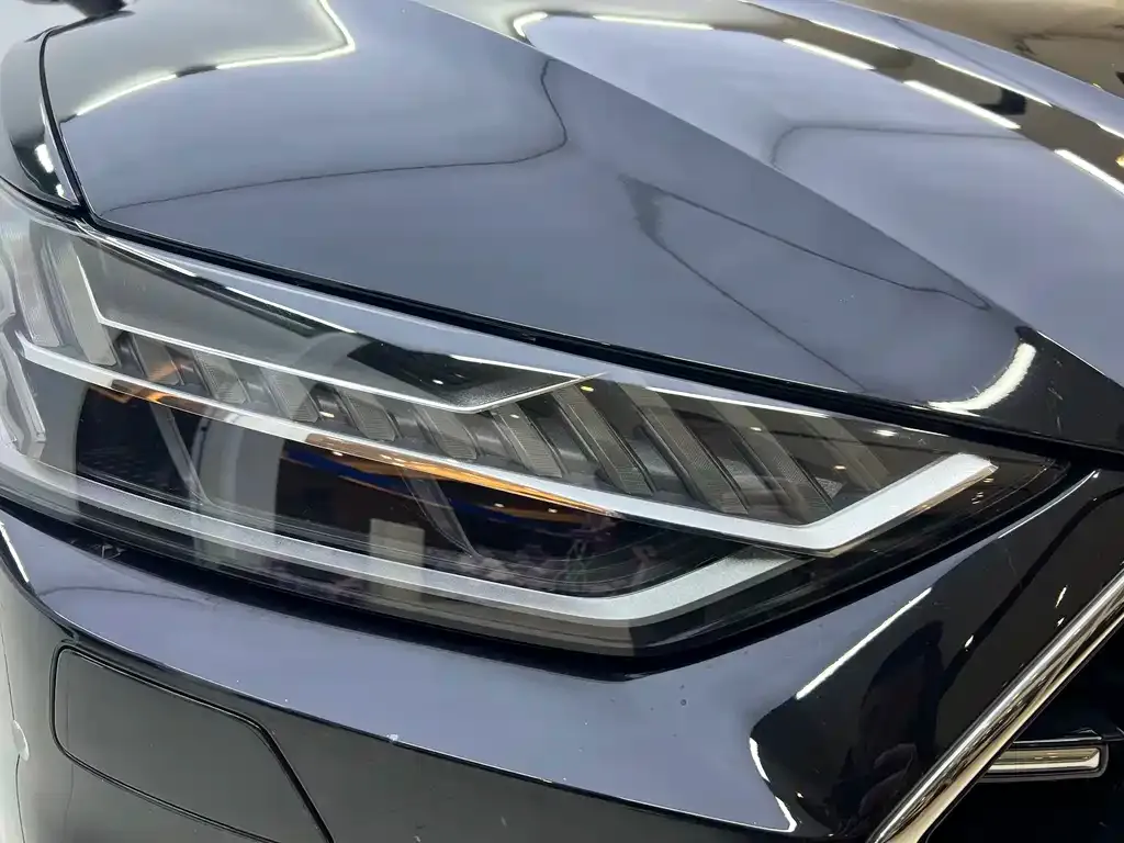 Audi A7L 2023 из CN, фото 9