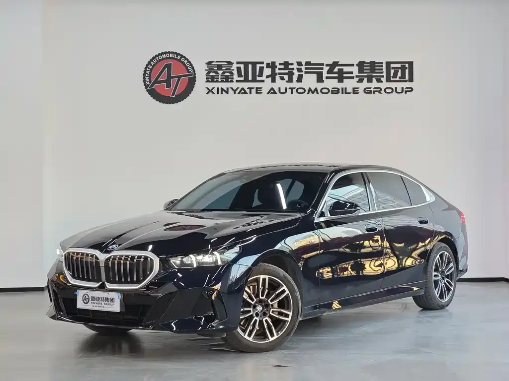 BMW 5 Series — фото 1