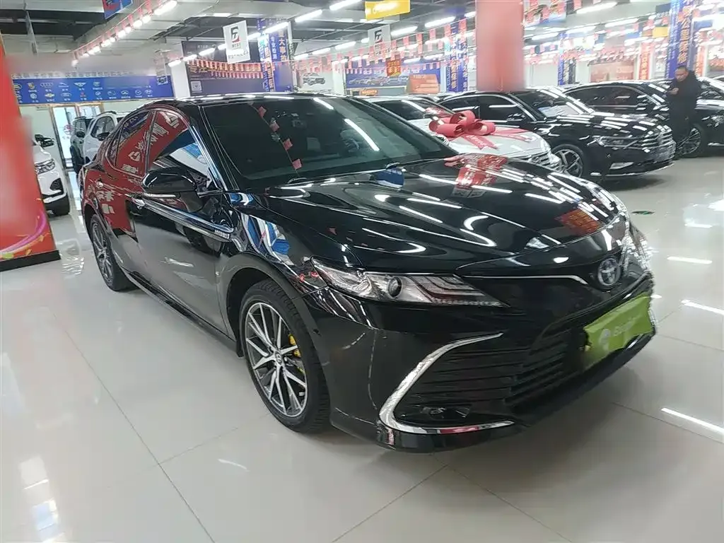 Toyota Camry 2023 из CN, фото 2
