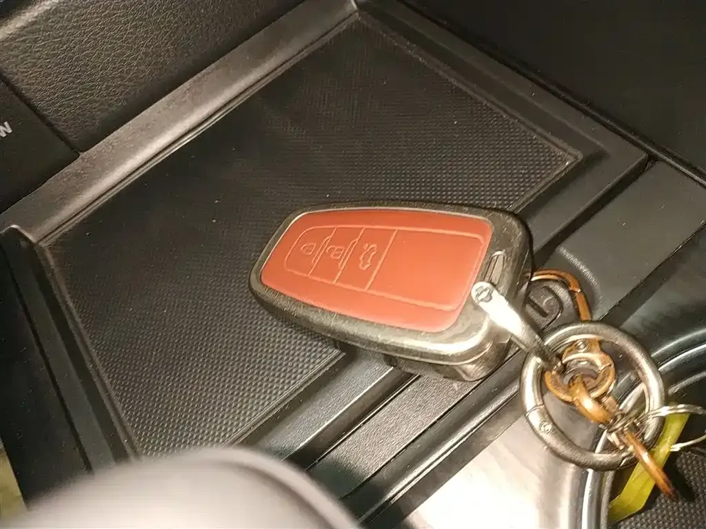 Toyota Camry 2023 из CN, фото 3