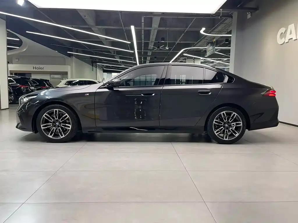 BMW 5 Series (Import) — фото 10