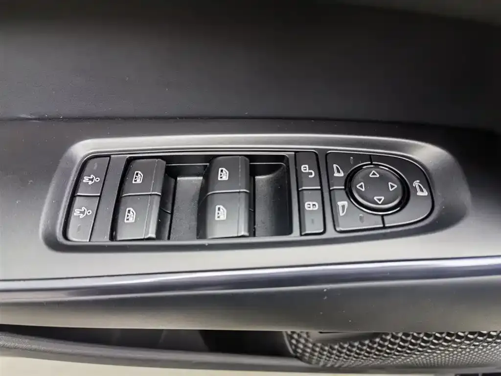 BYD Seal — фото 4