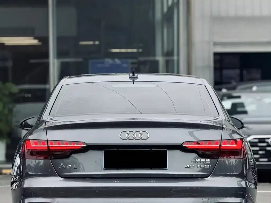 Audi A4L — фото 2