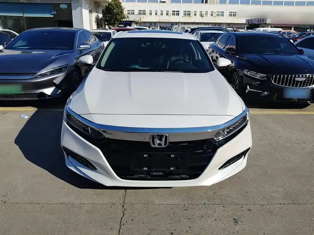 Honda Accord — фото 8